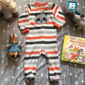 🐾BABY BOY CARTER’S RACCOON 6-9 mo ZIP UP ONESIE!